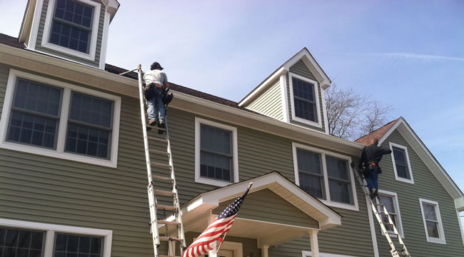 Why a Professional Gutter Contractor Should Do Your Next Gutter Installation